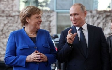 Як пакт Молотова-Ріббентропа. Прем'єр Польщі публічно викрив Меркель та Путіна