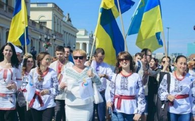 Стало известно, сколько украинцев за "особый статус" Донбасса
