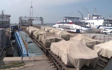 Продолжают свозить лом: появились новые фото военной техники Путина в Крыму