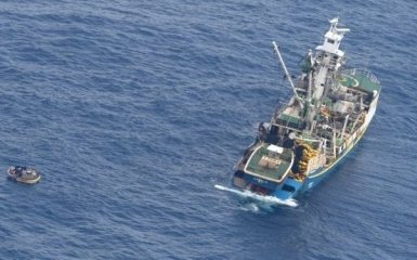 Исчезновение парома в Тихом океане: спасены семеро выживших людей