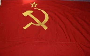 В Мариуполе пенсионер-коммунист боролся с "нацистами", сеть веселится: появились фото