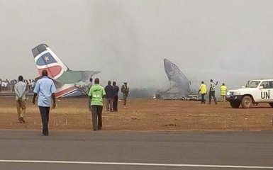 В Африці розбився пасажирський літак, десятки жертв: з'явилися фото