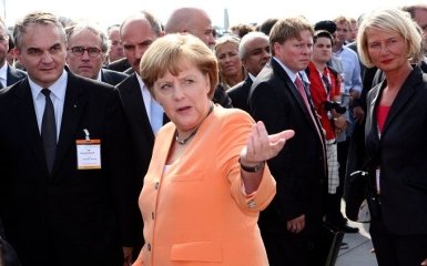 Меркель обратилась к Украине с мощным призывом