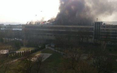 У Харкові спалахнув завод: з'явилися фото
