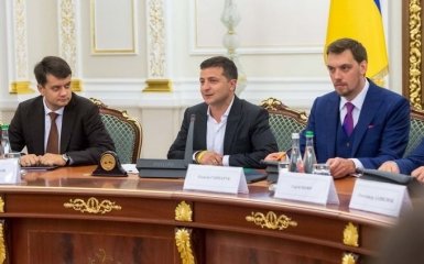 Зеленський дав уряду Гончарука перше розпорядження