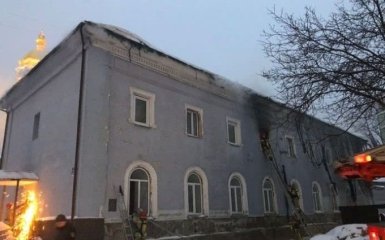 "Вколовся і підпалив": з'явилися подробиці пожежі на території Києво-Печерської лаври