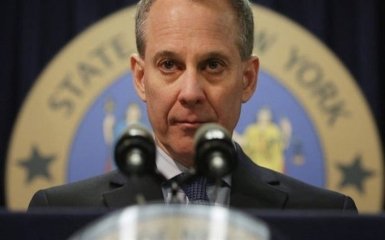 Скандал в США: Генпрокурор Нью-Йорка ушел в отставку после обвинений в насилии