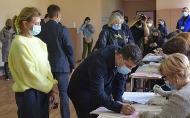 У мене немає шансу — голосування Зеленського на виборах закінчилося скандальною суперечкою