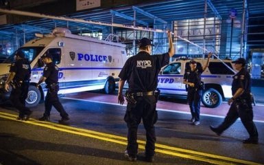 В Нью-Йорке произошел взрыв, десятки раненых: появились фото и видео