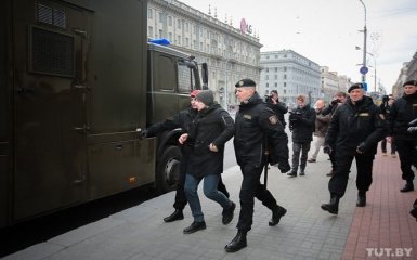 В Минске продолжились акции протеста, проходят задержания: появились детали и фото