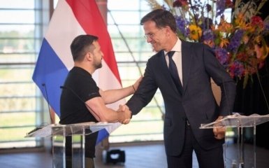 Зеленський в Нідерландах висловився про можливість мирних переговорів з РФ — відео