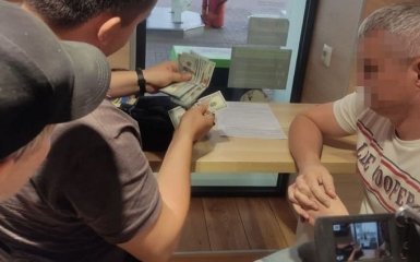 Преподаватель киевского вуза отправлял мужчин за границу под видом "студентов"