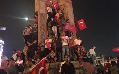 Туреччина змінилася, а у Ердогана розв'язані руки - західні ЗМІ про провальний переворот