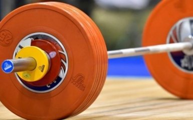Украинская тяжелоатлетка Маневская ценой травмы завоевала дебютную медаль чемпионата мира