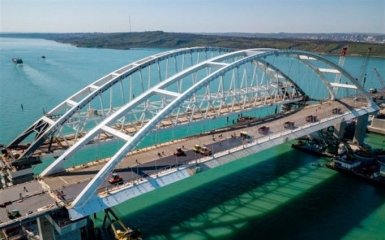 Пропутинские байкеры и российские флаги: как по Крымскому мосту запускали движение (опубликовано видео)