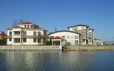 Сюжет СМИ о стрельбе в поселке Порошенко высмеяли в соцсетях: опубликовано видео