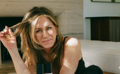 Энистон не собирается сдаваться старости