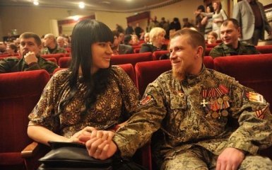 Стало известно, откуда жена Моторолы взяла украинский паспорт