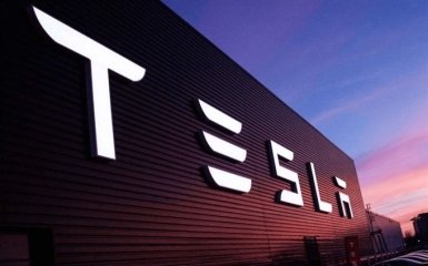 На грани банкротства: Tesla понесла рекордные убытки