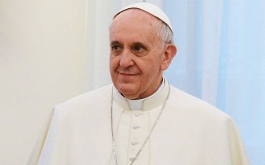 Папа Римский помолился за Украину в Риме: опубликовано видео