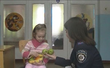 В Украине произошел еще один инцидент с матерью, бросившей ребенка: появились шокирующие детали