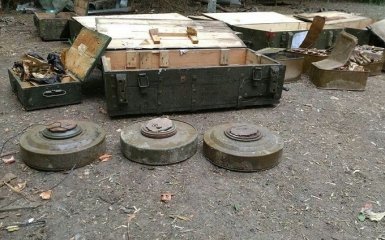 Гранатомет, мины и тысячи патронов: СБУ нашла два тайника с оружием в зоне АТО