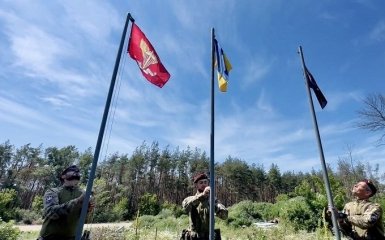 Ізюм — це Україна. Над містом замайоріли прапори ДШВ та Січеславської бригади