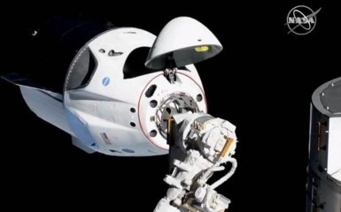 Исторический момент: корабль Илона Маска Crew Dragon успешно пристыковался к МКС
