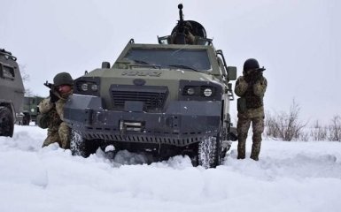 Українські воїни ефектно знищили техніку окупантів на Донбасі - з'явилося відео