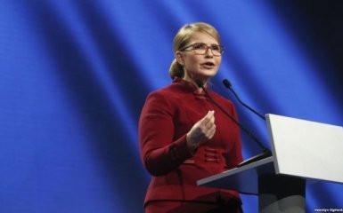 "Это унижение": Тимошенко записала видео для Зеленского и Порошенко