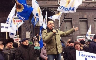 Рабинович заявил, что власть пошла на уступки митингующим под НБУ