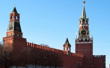В Кремле уже ведут переговоры об уходе с Донбасса - российский политолог
