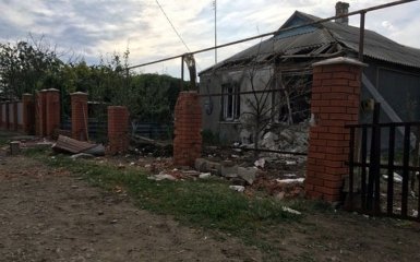 Боевики ДНР обстреляли поселок и ранили ребенка: появились фото