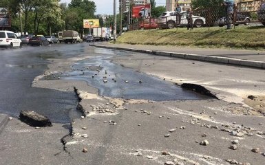 На проспекті Правди в Києві сталася велика НП: з'явилися фото і відео