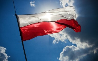 Які страховки може оформити українець, щоб їздити до Польщі?