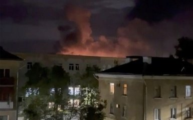 Дрони атакують будівлю ФСБ у Росії — відео