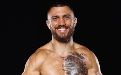 Ломаченко поделился ожиданиями от поединка с Комми