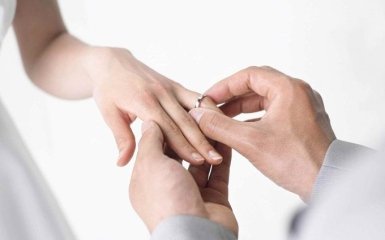 Стало известно, сколько украинцев уже заключили брак за сутки