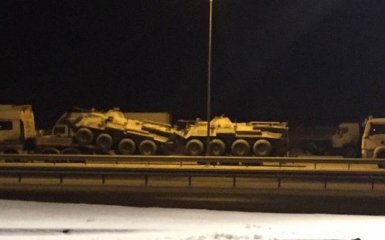 Недалеко от границ Украины снова появились российские БТР: опубликовано фото