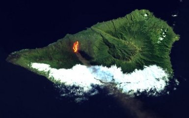 Вулкан в Испании извергается уже неделю — фото и видео последствий