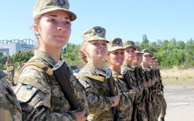 Міноборони збирається скоротити список професій жінок для військового обліку