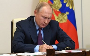 Рейтинг Путіна неухильно падає серед росіян. Найбільше президента злюбила молодь