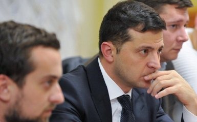 Протесты под Радой - наконец появилась реакция команды Зеленского