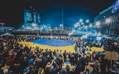 В соцсетях вспомнили большой проукраинский митинг в Донецке в 2014-м: опубликованы фото