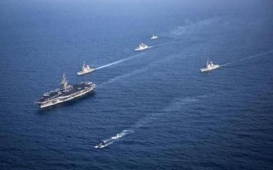 Военный корабль США столкнулся с южнокорейским судном - СМИ