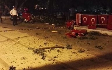 У Туреччині на мітингу в підтримку Ердогана прогримів вибух: опубліковані фото