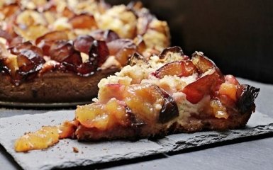 Як приготувати простий і смачний сливовий пиріг: найпопулярніший рецепт The New York Times