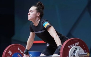 Украинская тяжелоатлетка Ломачинская завоевала две медали на чемпионате Европы
