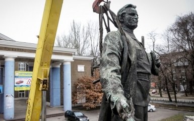 В Запорожье в рамках декоммунизации избавились от Кирова: опубликованы фото