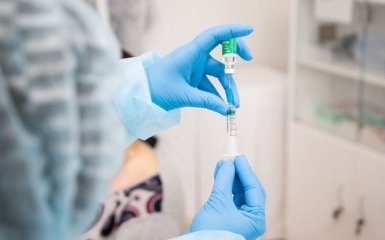 Зеленський підписав невідкладний указ про вакцинацію населення від коронавіруса